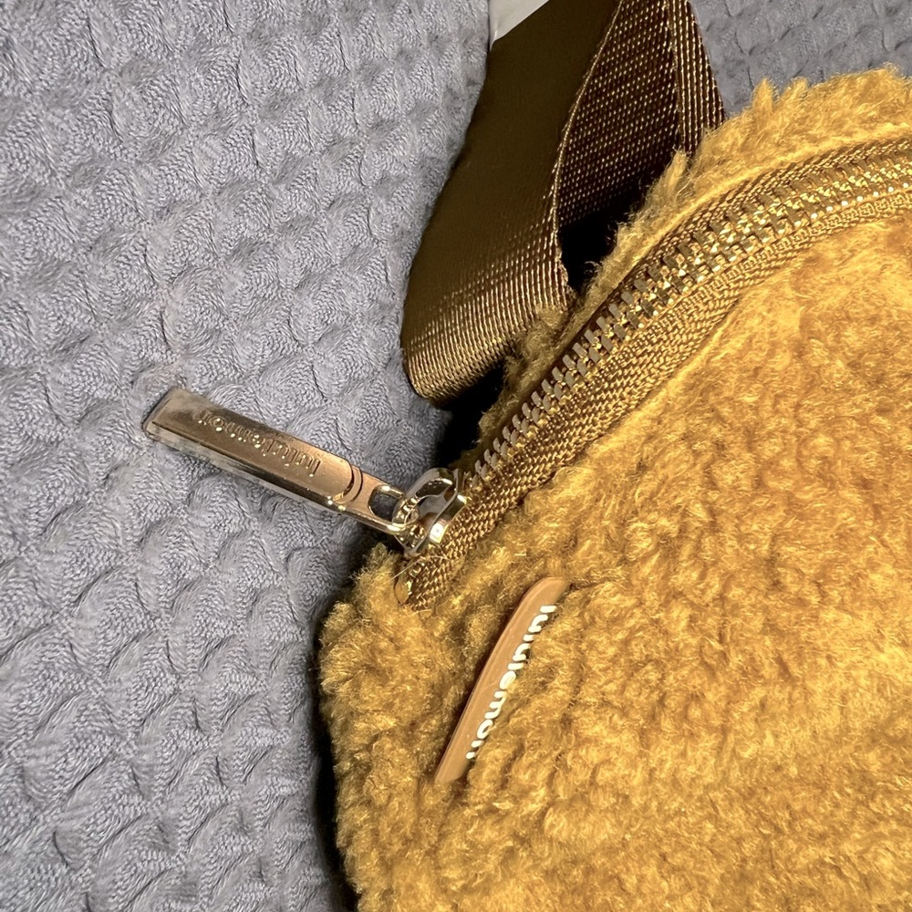 NWT! Lululemon Everywhere Fleece Belt Bag Burnt Caramel - Picture 13 of 14